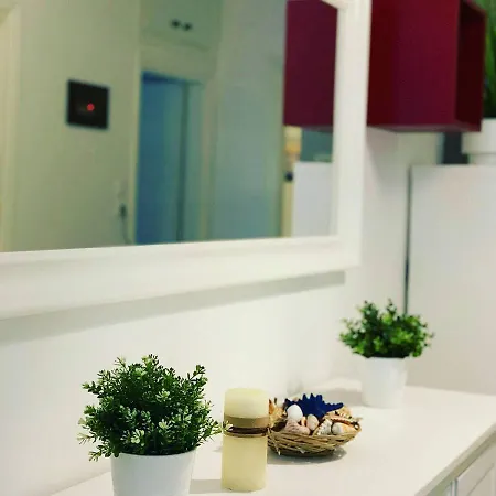 Lucas Lux Apartment Flogita