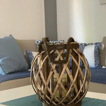 Lucas Lux Apartment Flogita