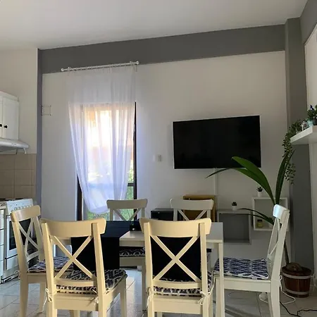 Lucas Lux Flogita